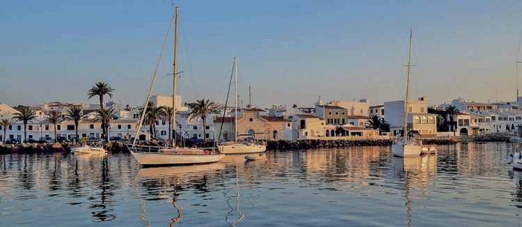 Menorca cruising area - Cruising around the island: Port de Fornells