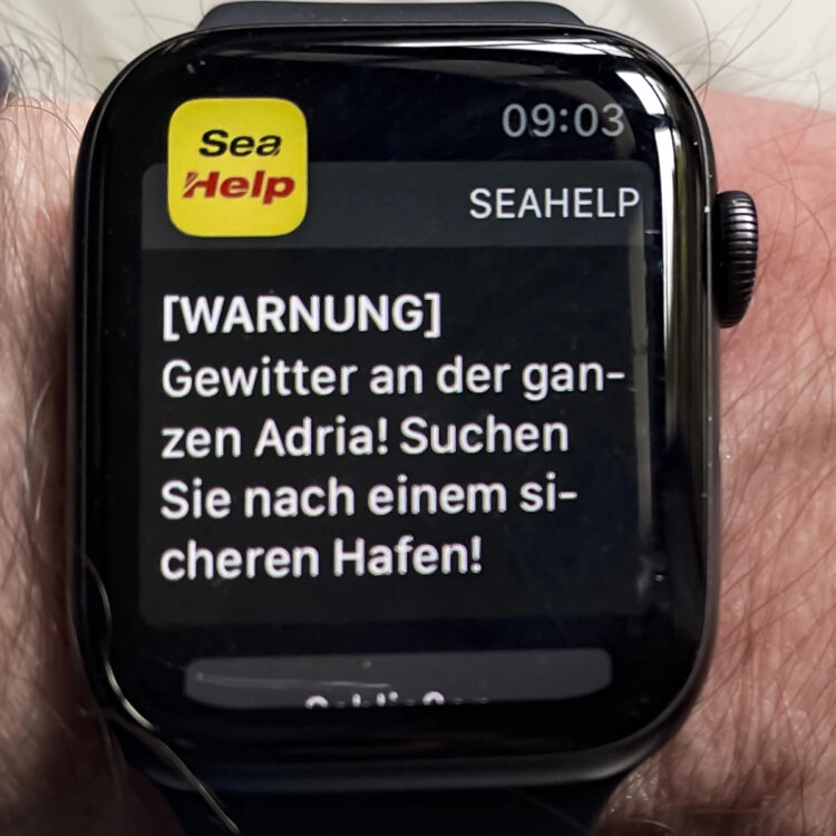 SeaHelp emergency call app: weather alerts on the Apple Watch