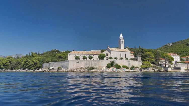 Croatia by yacht: cruise tip Elaphites - Lopud