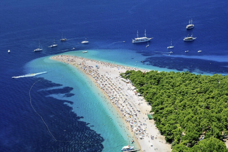 Strand / Sandstrand Tipps Kroatien für Segler: Strand Zlatni Rat - Goldenes Horn von Bol auf der Insel Brac in Kroatien