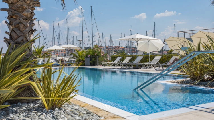 Olive Island Marina: Pool