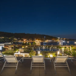 Olive Island Marina: Auf der Terrasse den Sternenhimmel genießen