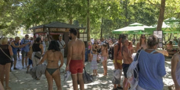 Travel warning Croatia: holiday crowded at the Krka waterfalls