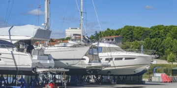 Croatia: Shortly before Easter yachts are made fit for Easter vacation 2021