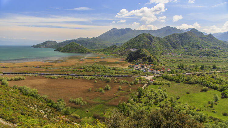 <span class="dachzeile">Tip<span>: </span></span>Excursion to the largest inland lake in southern Europe - Lake Skadar in Montenegro. 13