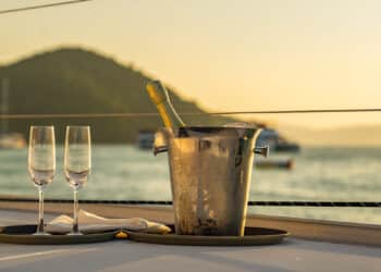 The first time as a guest on a sailing yacht - Ten tips for landlubbers