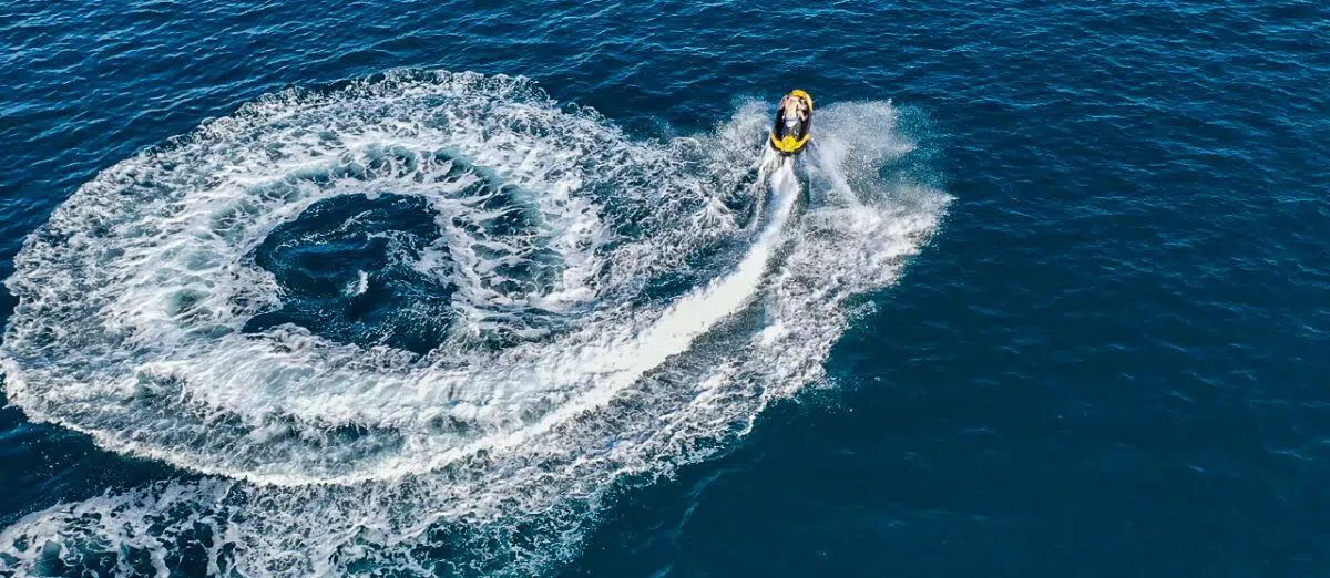 Checklist for purchasing a boat / yacht: Jet ski on board