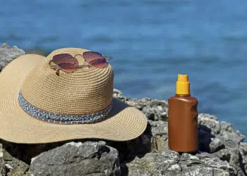Sonnenschutz auf dem Wasser gegen UV - Strahlung