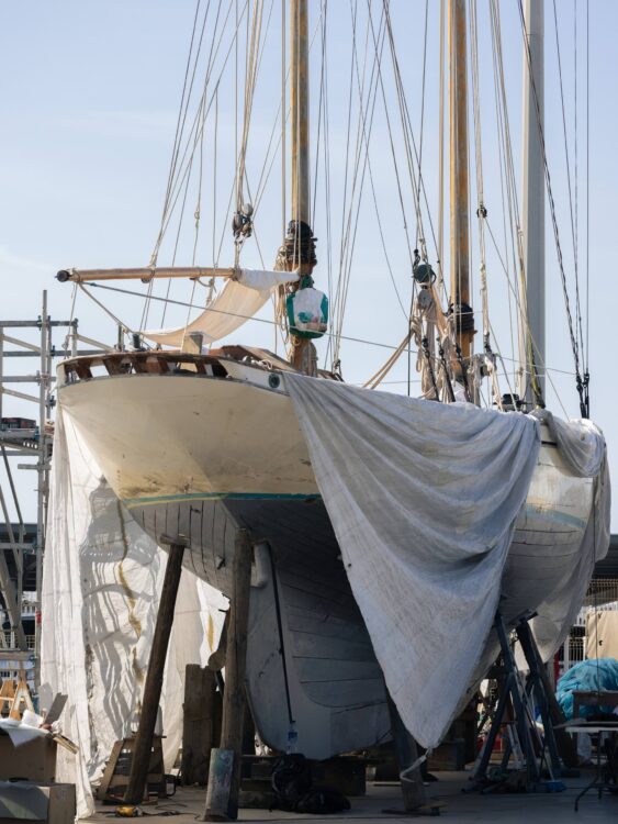 Segelyacht OWL in der STP-Werft