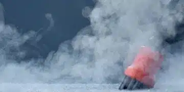 Cleaning a boat and yacht with a steam cleaner